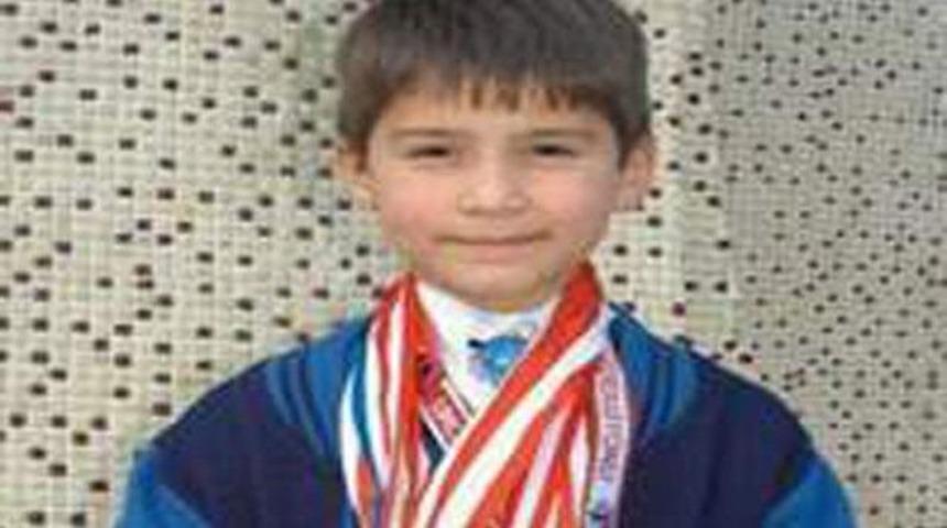 7 yaşında milli oldu