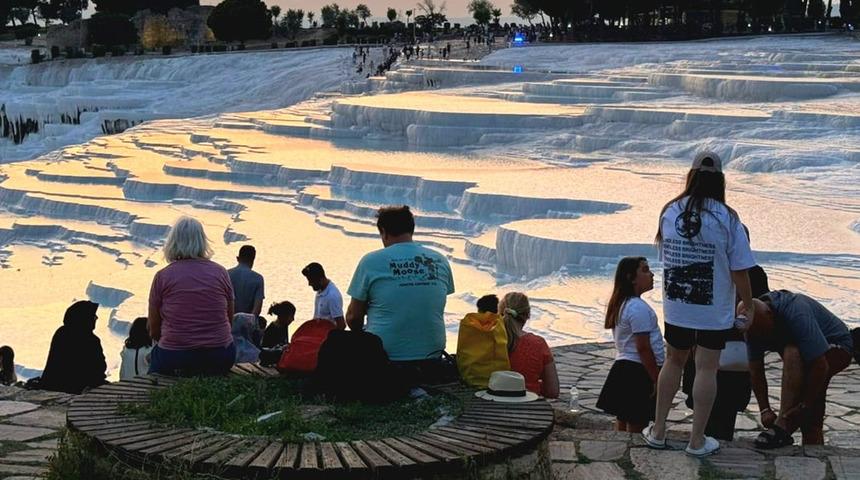 Bayramda müzeler ve ören yerleri ziyaretçi rekoru kırdı! Bakan Ersoy: "Her adımda kültürle buluştuk"