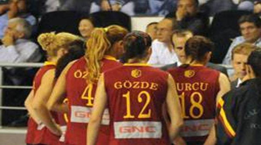 G.Saraylı bayanlar Avrupa'da yarıladı