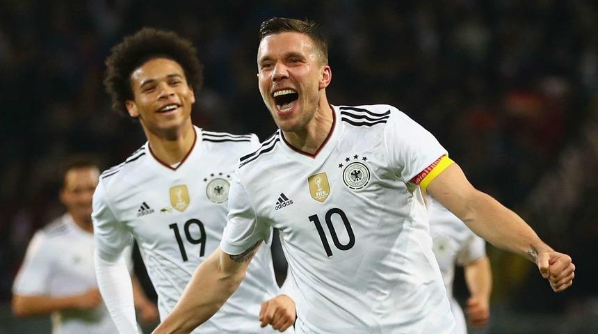 Galatasaray ile anlaştığını duyunca boş durmadı! Lukas Podolski'den Leroy Sane paylaşımı