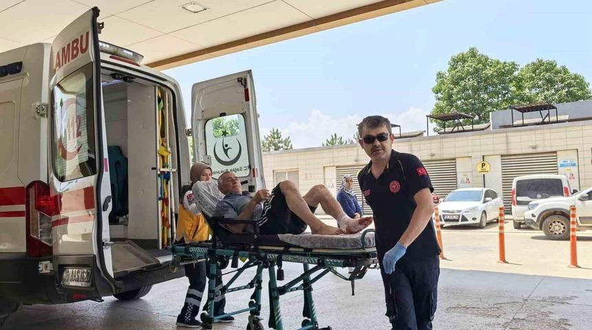 Bisiklet ile motosiklet çarpıştı: 2 yaralı