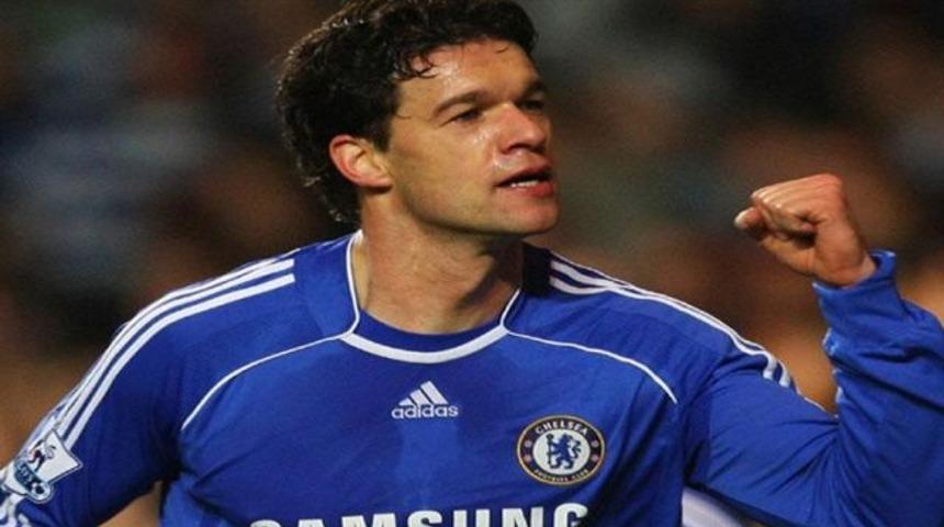 Ballack Chelsea'den ayrılıyor