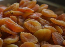 Malatya'dan yılın ilk 5 ayında 132 milyon dolarlık kuru kayısı ihraç edildi