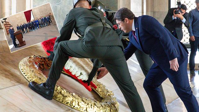 Bakan Tunç'tan HSK heyetiyle birlikte Anıtkabir'e ziyaret! Dikkat çeken anlar: Çiçek bıraktı, dua etti