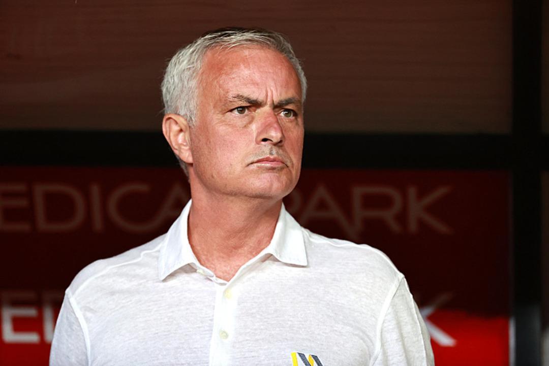 ingilterede-kritik-fenerbahce-zirvesi-mourinho-ile-devam-edilecek-mi-1749324751184