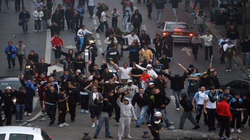 Lin&ccedil;e uğrayan taraftar &ouml;ld&uuml;!