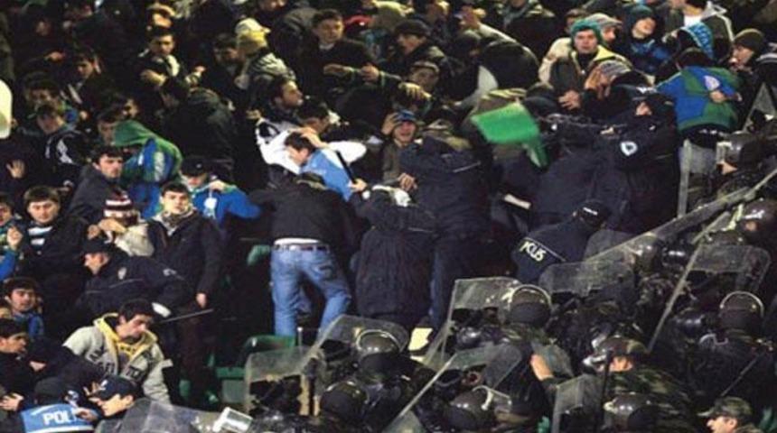 Ma&ccedil;ta olay &ccedil;ıkaranlar yandı!