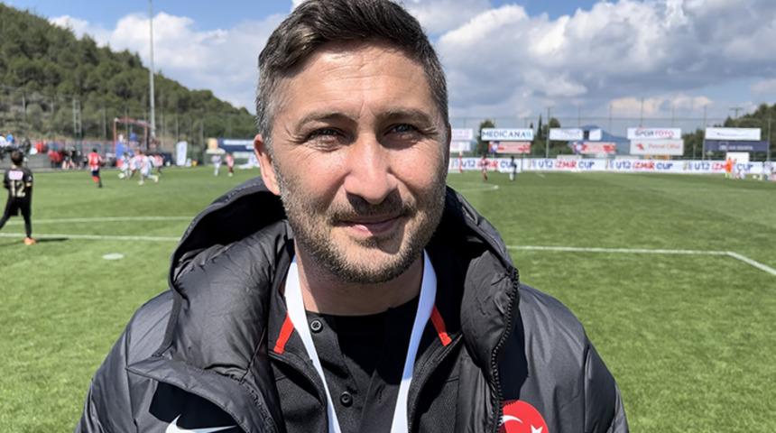 Sabri Sarıoğlu, 19 Yaş Altı Milli Futbol Takımı'ndaki görevinden ayrıldı
