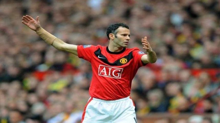 Giggs davet bekliyor!