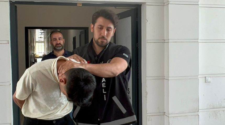 Yer:İstanbul! Polis kılığına girerek binlerce liralık vurgun yapmış