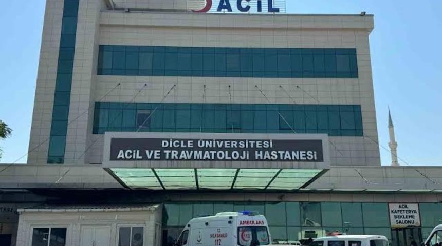 Diyarbakır'da akrabalar arasında silahlı kavga: Baba öldü, oğlu yaralandı