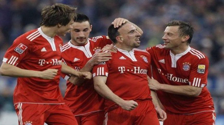 Bayern M&uuml;nih yeniden zirvede