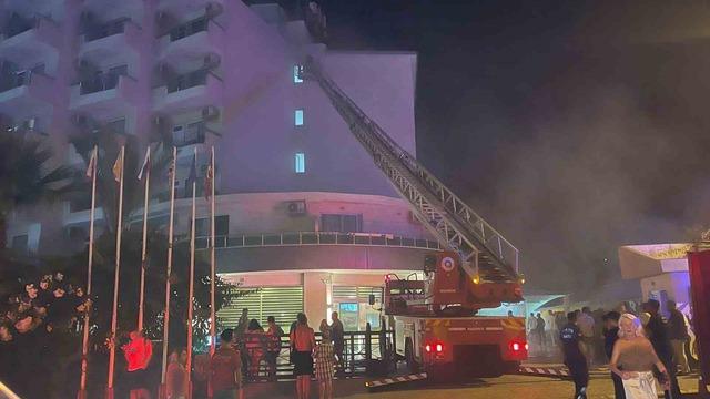 Alanya’da otel katında korkutan yangını