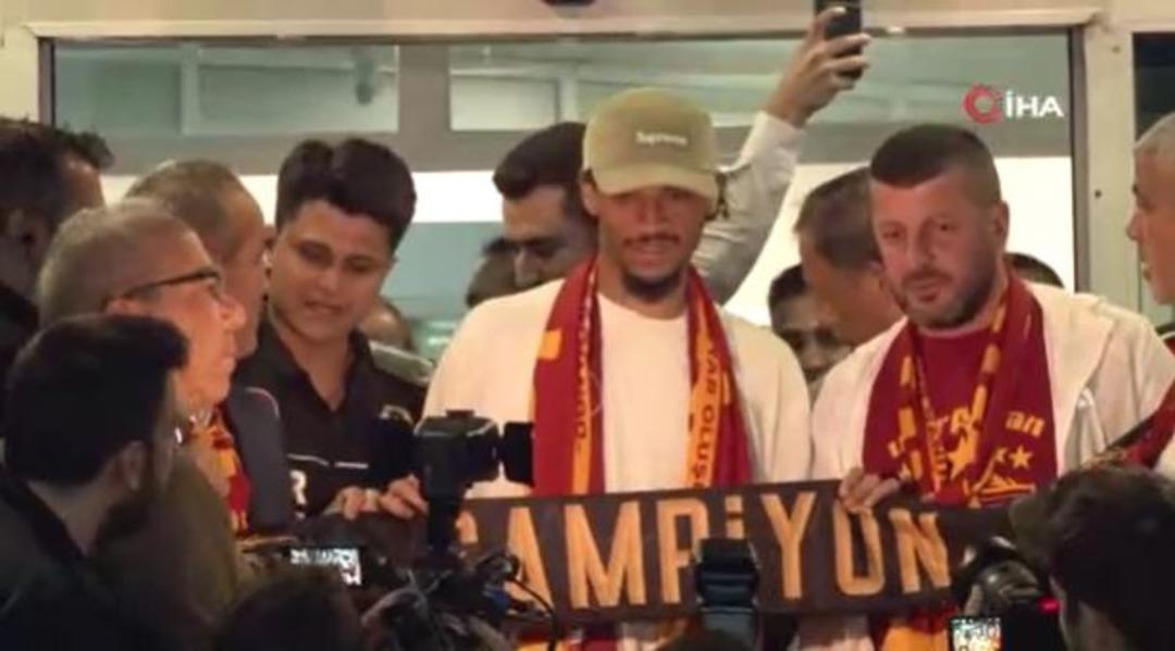 Galatasaray resmen duyurdu! Yıldız futbolcu Leroy Sane İstanbul a geldi 5