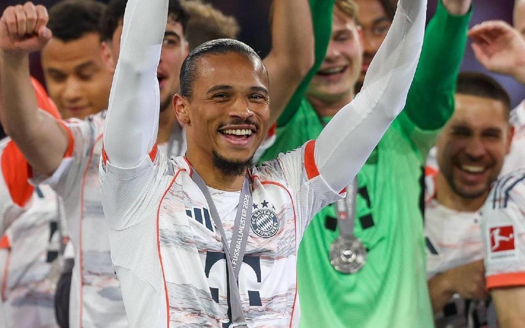 Leroy Sane resmen Galatasaray da! Yıldız futbolcu gece geç saatlerde İstanbul a geldi... Fenerbahçe de istemişti, Sarı-Kırmızılılar ı seçme nedenini açıkladı, forma numarası belli oldu...   9