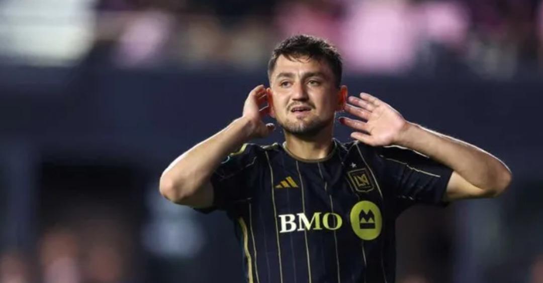Fenerbahçe de tam bir hayal kırıklığı olmuştu! Cengiz Ünder e bir darbe de MLS ten... Sözleşmesi bitmeden apar topar gönderildi 3