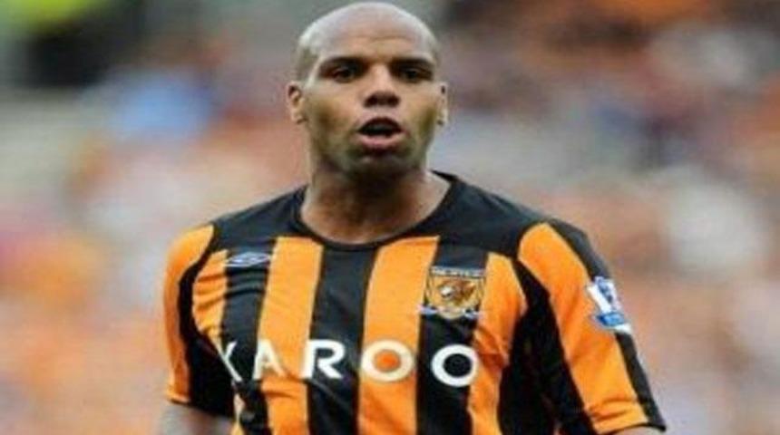 &Uuml;nl&uuml; futbolcu m&uuml;sl&uuml;man oldu!