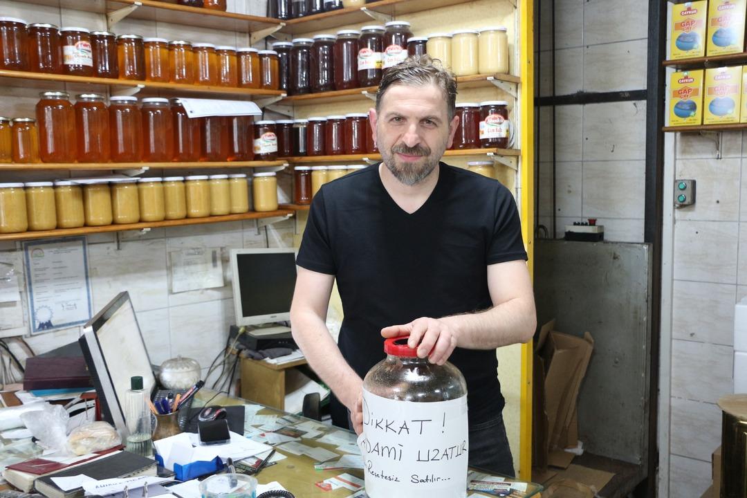 Lezzet mi, tehlike mi? Dikkat: “Bu bal adamı uzatır!” Uzmanlardan  deli bal  uyarısı!  Deli bal  nedir? 2