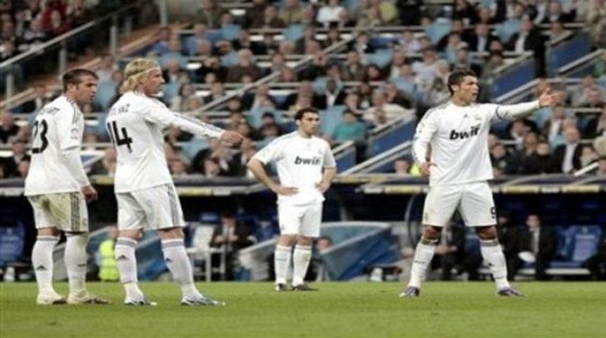 Los Galacticos'un g&ouml;z&uuml; d&ouml;nd&uuml;!