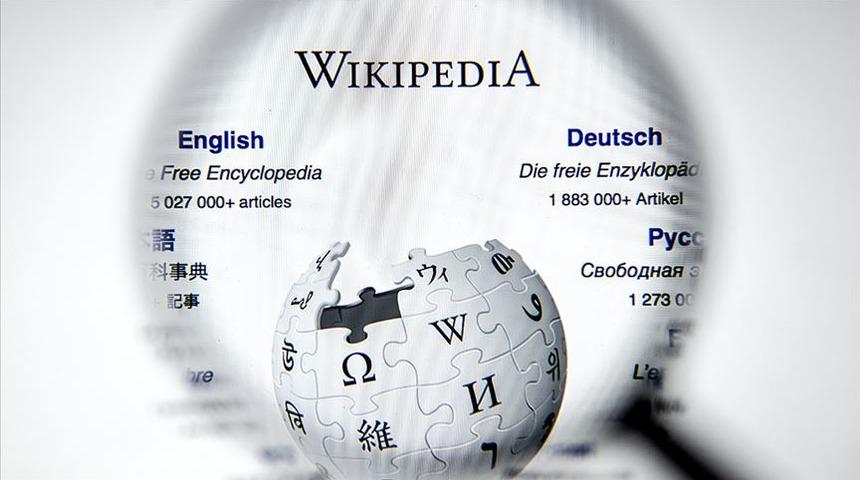 Yapay zeka destekli özetlere editörlerden kırmızı kart! Wikipedia denemeyi durdurdu