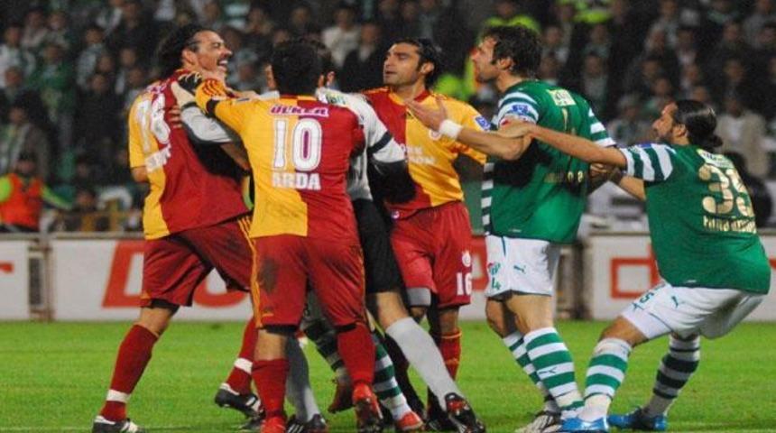 Ormanın kralları kapışıyor!