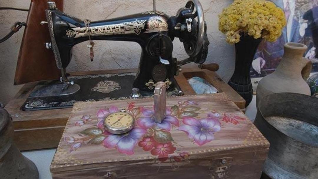 Bahçesine yaptığını görmek için akın ediyorlar! Çocukluğundan beri topluyor: "Bunları yeni kuşak bilmiyor" 2