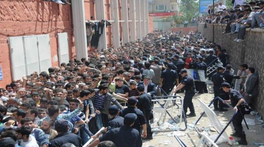 Urfa'da bilet izdihamı!