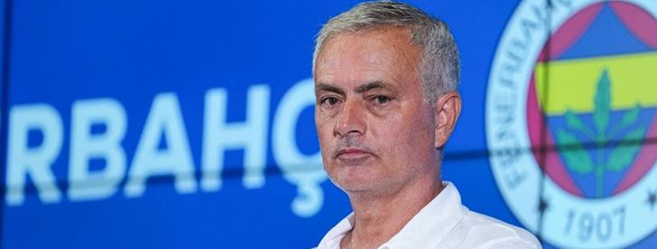 Sizce Fenerbahçe yeni sezona Jose Mourinho ile devam etmeli mi?