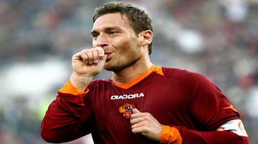 Totti ucuz yırttı