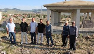 Ev sahibi olmak isteyen 25 köylüyü dolandırdığı öne sürülen müteahhit hakkında suç duyurusu
