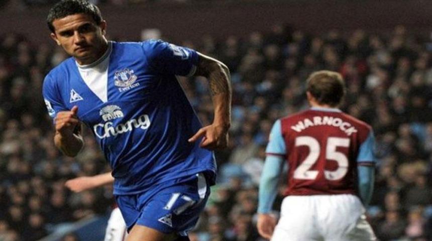 Tim Cahill yuvada kaldı!