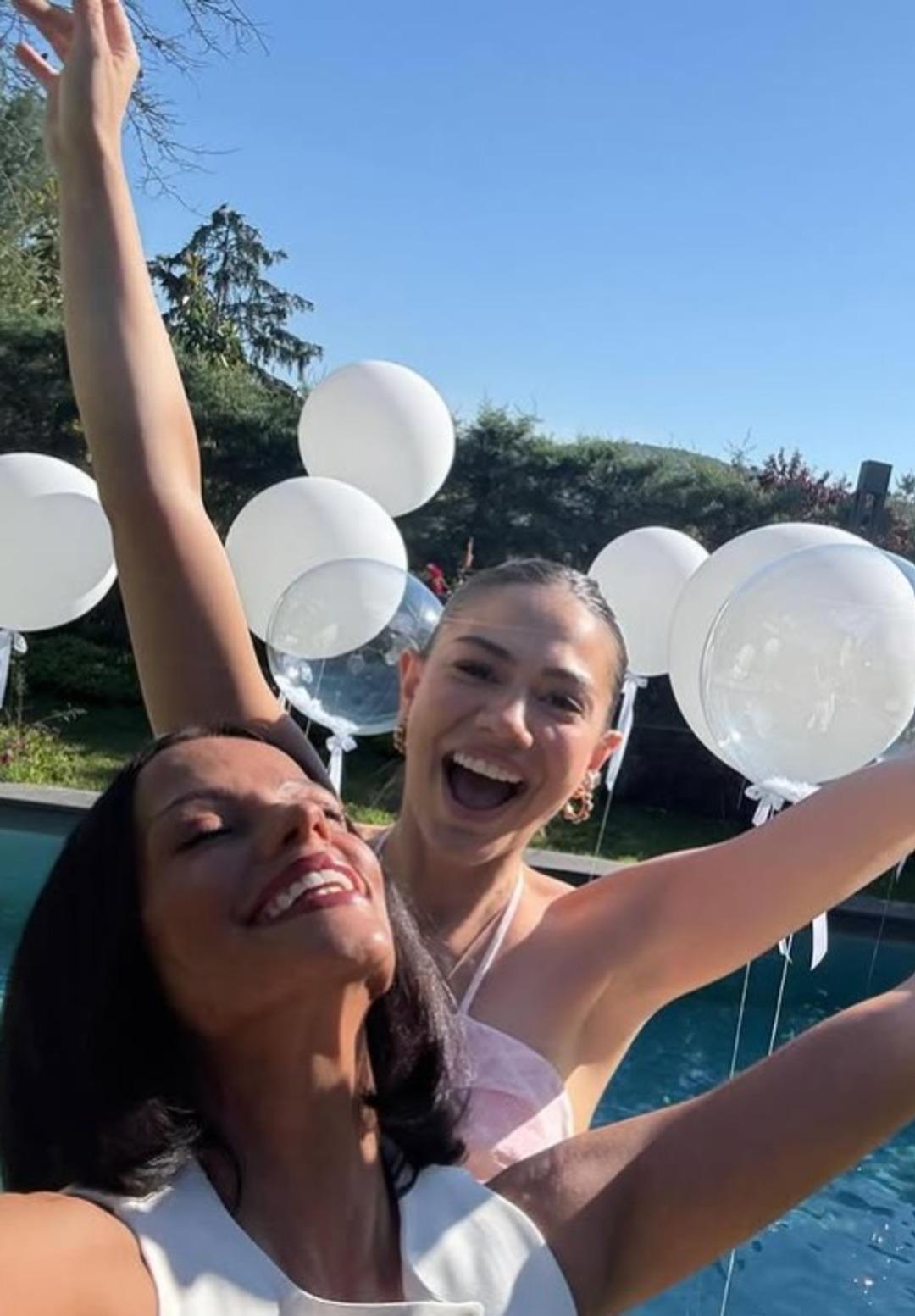 Eşref Rüya nın Nisan ı Demet Özdemir ablası Derya ile poz verdi! Beğeni yağdı 2