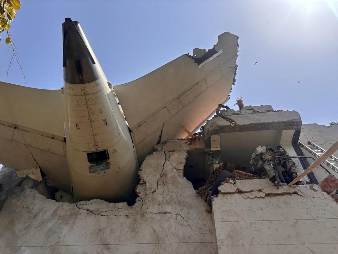 2025-06-12T115848Z_1811998096_RC2Z0FARYIQ3_RTRMADP_3_INDIA-CRASH