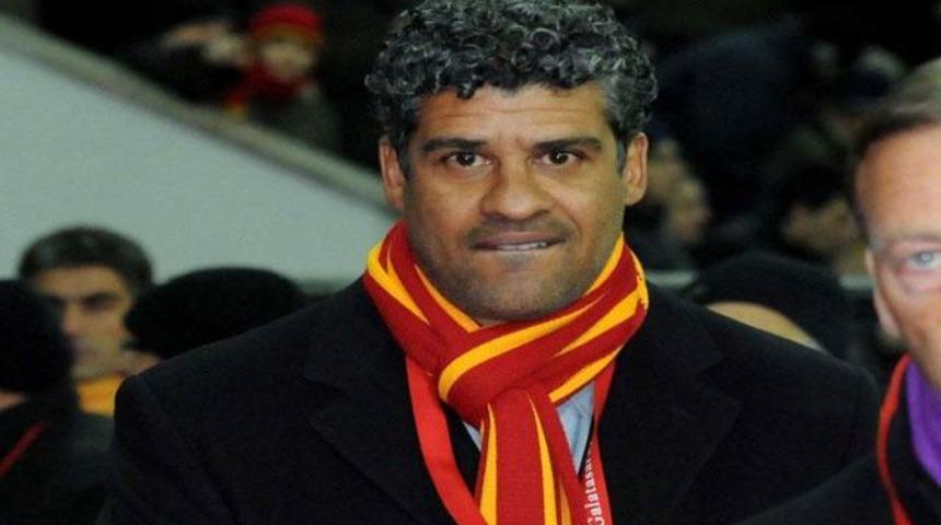 Y&ouml;netimden Rijkaard'a rest!
