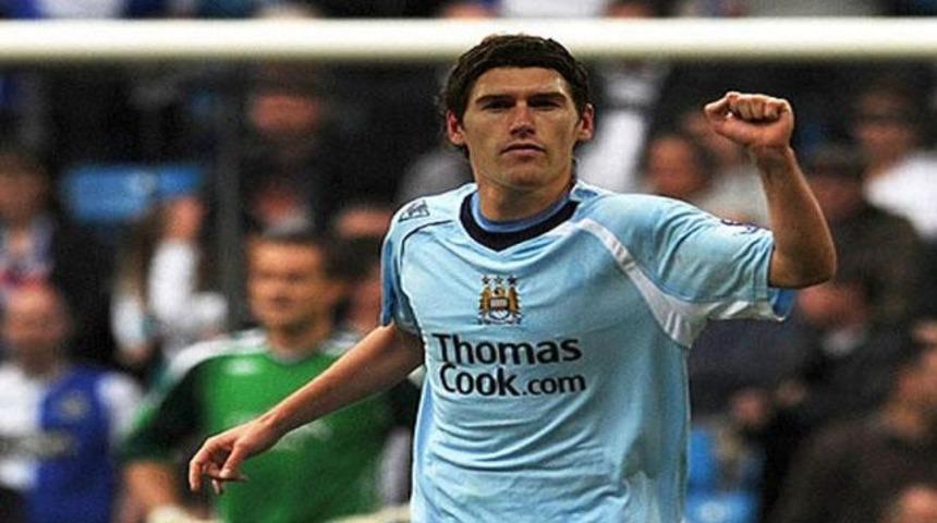 Gareth Barry d&ouml;n&uuml;yor