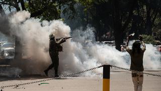Kenya'da sosyal medya fenomeninin gözaltındayken ölümü protestolara yol açtı