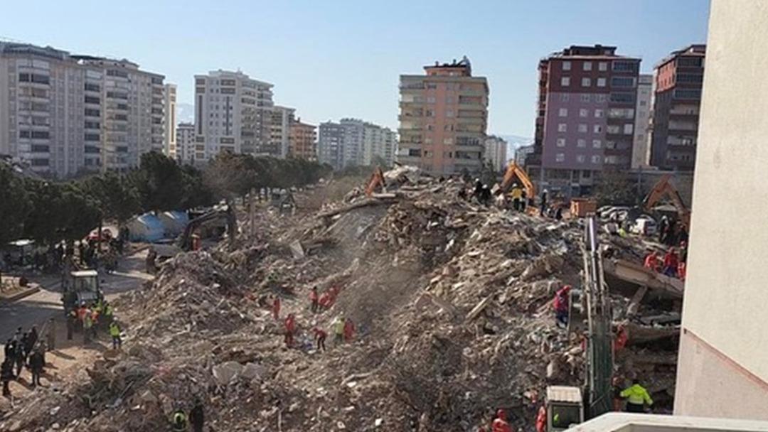 150 kişiye mezar olan Palmiye Sitesi davası; savcı, sanıkların üst sınırdan cezalandırılmasını istedi 1