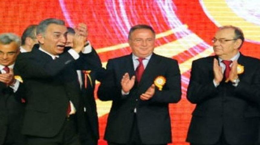 Rijkaard değişecek!