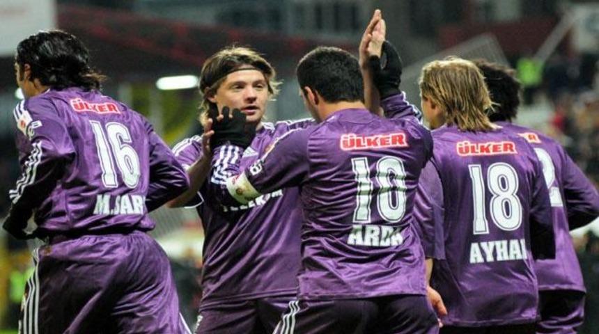 Uğur U&ccedil;ar yuvadan u&ccedil;tu!