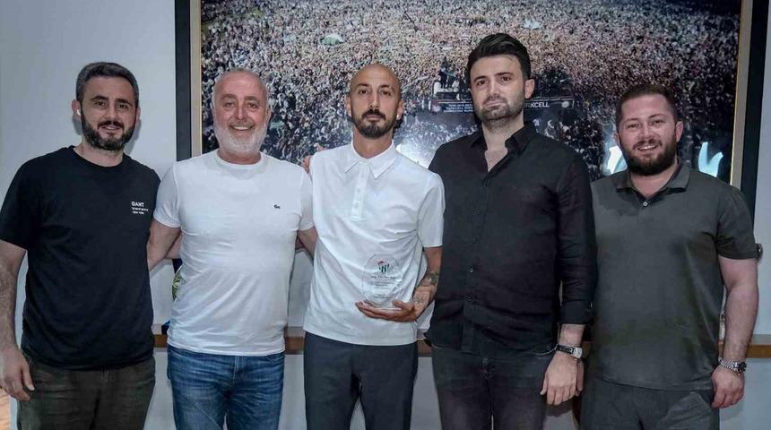 Bursaspor Ahmet İlhan Özek ile yollarını ayırdı