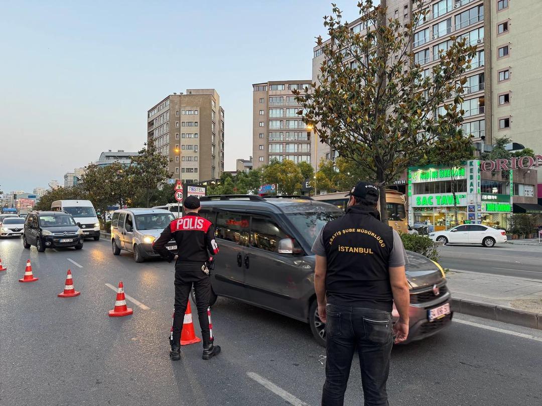 İstanbul Emniyet Müdürü Selami Yıldız, Esenyurt taki uygulamayı denetledi 2