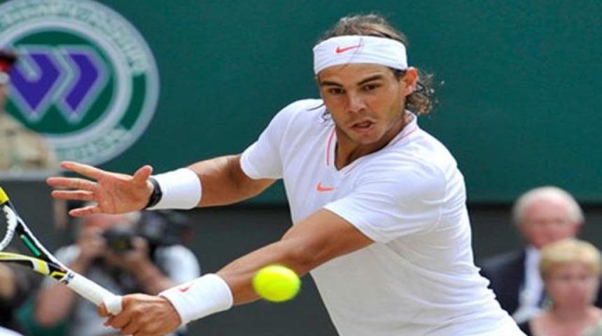 Nadal zirveye demir attı