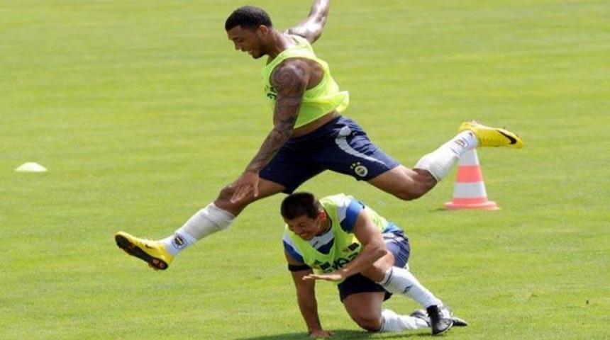 Kazım ile Emre birbirine girdi!