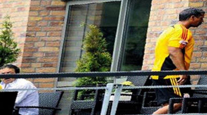 Rijkaard'dan y&ouml;netime rest!