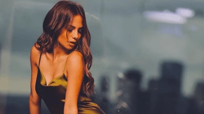 Bahar Şahin radikal imaj değişikliğiyle adından söz ettirdi! Başını örttü ama...
