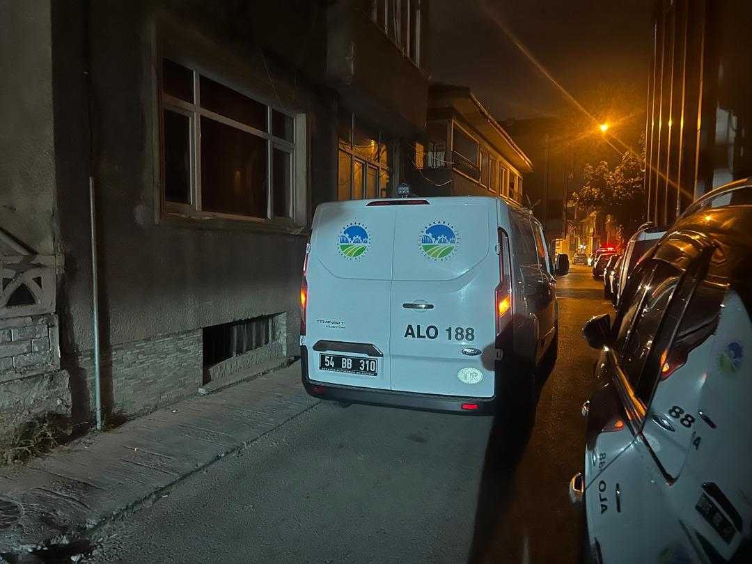 1200xauto Apartmanı koku sarınca şüphelendiler: Yalnız yaşadığı evinde ölü bulundu!