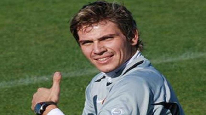 Kartal bir ismi daha bitirdi!