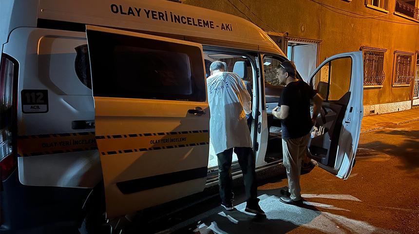 Apartmanı koku sarınca şüphelendiler: Yalnız yaşadığı evinde ölü bulundu!