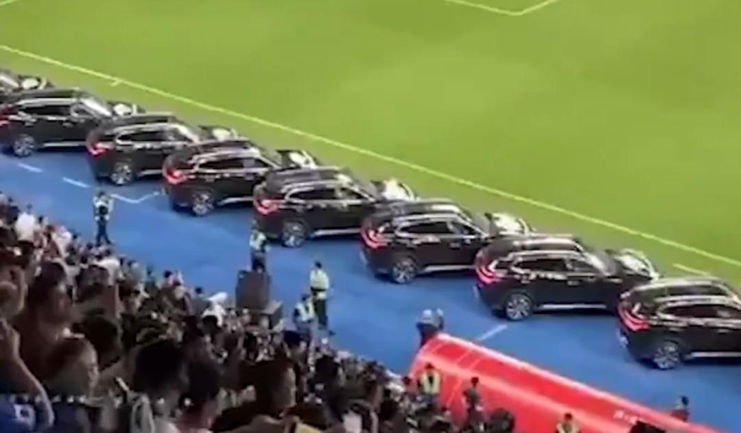 Özbekistan Milli Futbol Takımı tarihinde ilk kez Dünya Kupası na katıldı! Cumhurbaşkanı oyunculara çok konuşulacak bir hediye verdi 1
