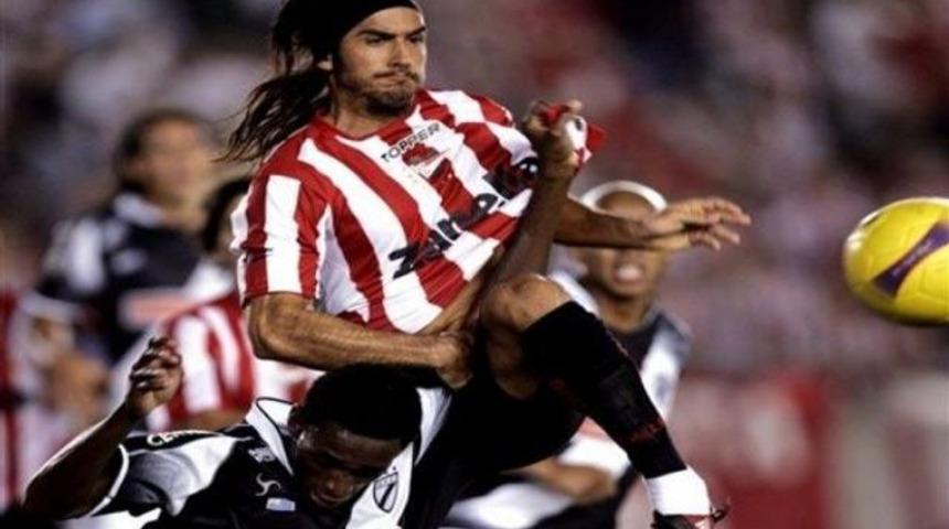 Sunderland'e Tangocu savunma!